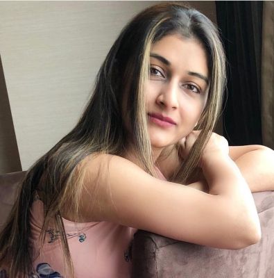 Sex with independent escort Riya Sharma (25 years old, Dubai)