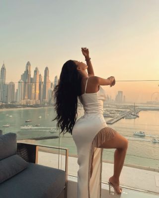 Black female escort Holly in UAE