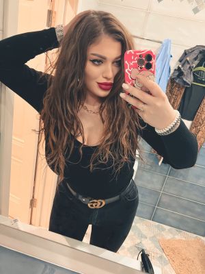 Top escort babe Ariel wants you tonight