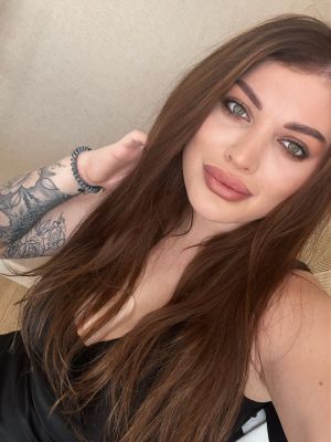Petite escort Dubai (weight: 62 kg; height: 166 cm)