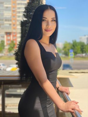 Indian escort Cora wants to meet tonight
