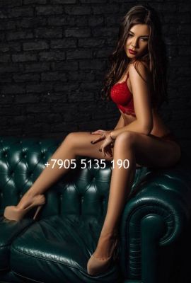 Hot babe in Dubai: Rebecca wants to share her passion with you