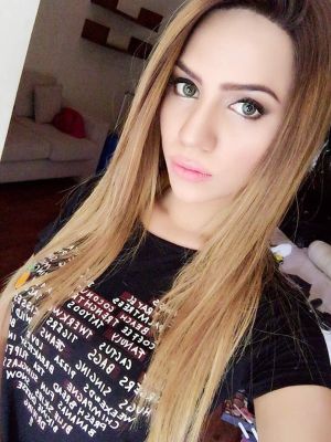 Independent asian escort in Dubai: Mia available 24 7