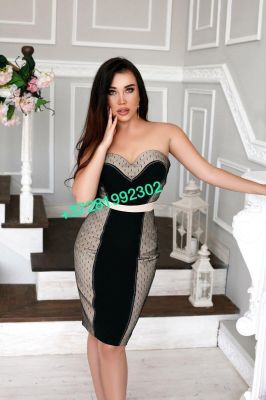 Mature escorts of UAE does a BJ for AED 1500