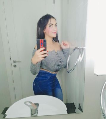 Enjoy Dubai sex massage done by escort Shawna