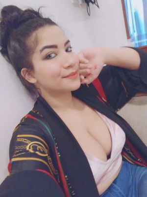 Independent escort in Dubai: Ashton wants to meet a generous man