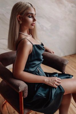 Blonde escort in Dubai: Kerry is a 26 y.o. cutie for sex