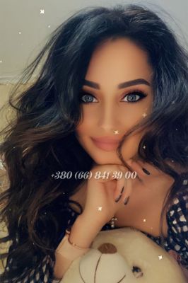Super busty escort in Dubai: Roxanne (180 cm, 80 kg)