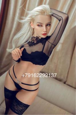 Indian call girl in Dubai: weight: 56 kg, height: 162 cm