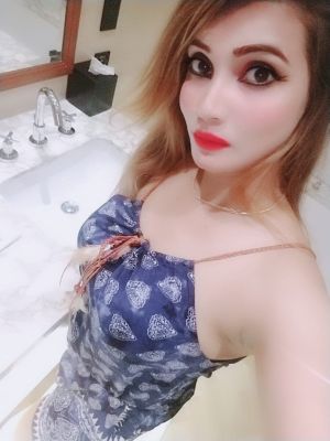 Cheap escort Abby: rate from AED 1800 per hour