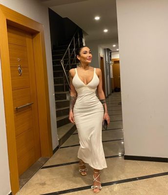 Daphne, 25 y.o.: escort and massage in Dubai