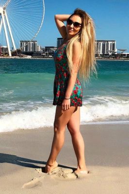 Top escort asian Dubai girl Abby will please you tonight