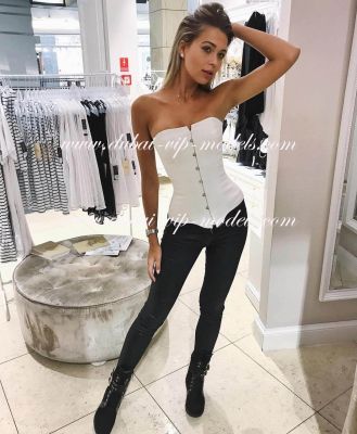 Escort 24 7, Cheyenne is a perfect partner for sex in Dubai