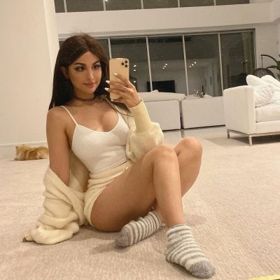 Sex with independent escort Varya (25 years old, Dubai)