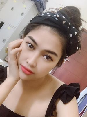 Sexy Dubai girl Astra is ready for sex