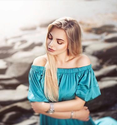 Call a girl Noelle to enjoy professional blowjob for AED 2500