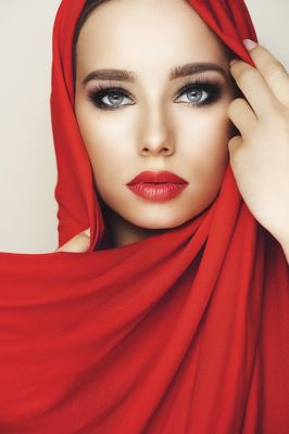Dubai massage service offered by hooker Avery
