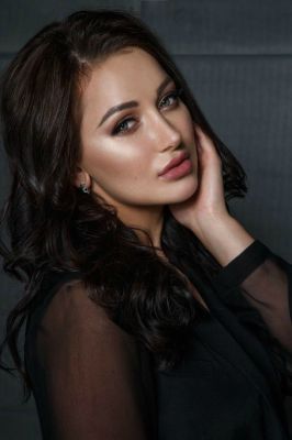 Hot Dubai girl Hazel sucks for AED 2000