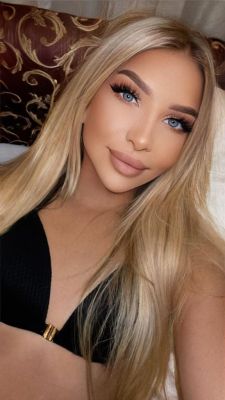 Elite model from Dubai: Blanche with photos and reviews