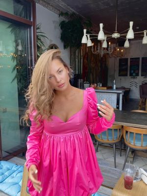 Sex dating with UAE prostitute (AED 1800 per hour)
