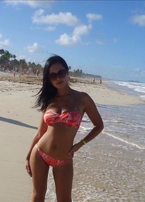 28 y.o. Gemma provides cheap escort service in UAE