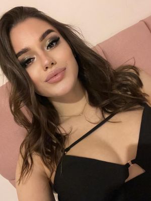 Call girl in Dubai: Ophelia available 24 7