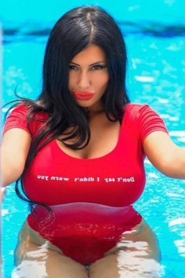 Call girls Dubai — escort Mackenzie