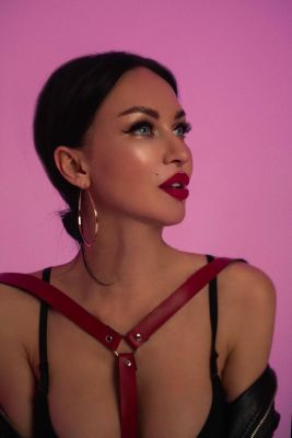 Zoey, photos from the site sexdubai.club