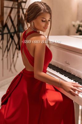 Elegant Dubai vip escort Helen (AED 3000 per hour)