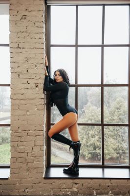Online escort service on sexdubai.club: choose sexy Ruth and book now