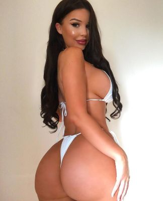 Independent massage escort in UAE: Miranda — professional service from AED 1800
