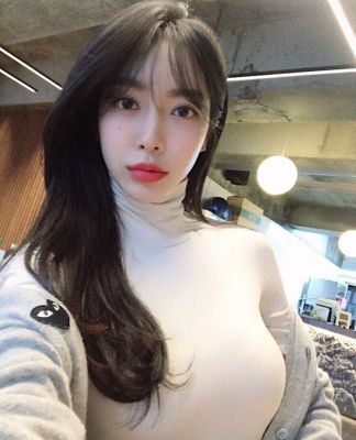Tilly (Dubai), sexual photo