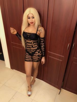 escort Makenna — pictures and reviews