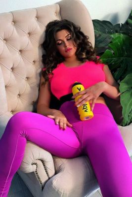 The best from escort list on sexdubai.club: Violet, 23 y.o