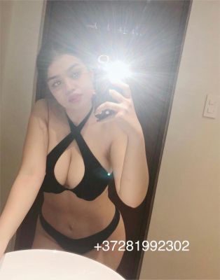 Book a hot Lori, 152 cm on the best escort website