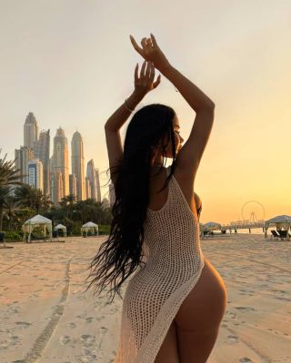 Dubai fetish escort Haley for golden shower, sex with toys