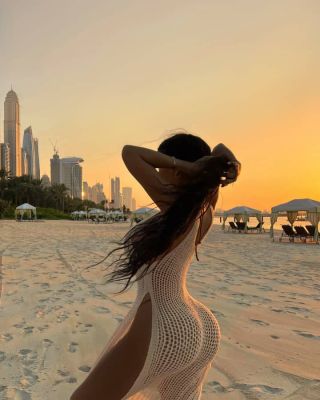 Mature escorts of UAE does a BJ for AED 2500