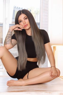 Italian escort in Dubai: tel. +971 35 516 6543