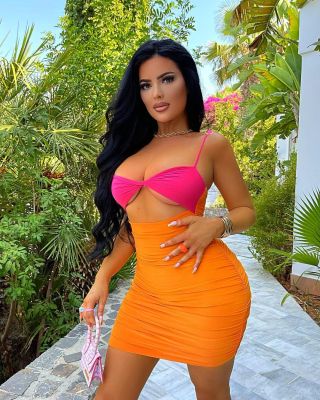 Erotic massage from UAE hooker Nadine (+971 83 806 4715)