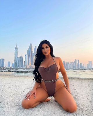 Sexy Dubai girl Nadine is ready for sex