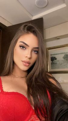 Prostitute Mae, book her +971 49 924 0733 