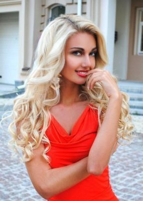 Beverly, mature escort, 23 years old
