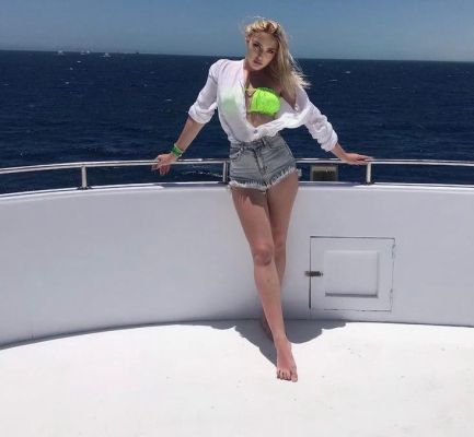 UAE private escort Hope for sex, OWO, massage
