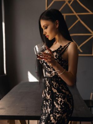 Intimate dating with Dubai escort girl, call +971 99 413 5238