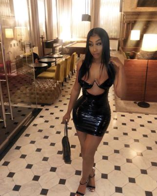 Indian call girl in Dubai: weight: 73 kg, height: 175 cm