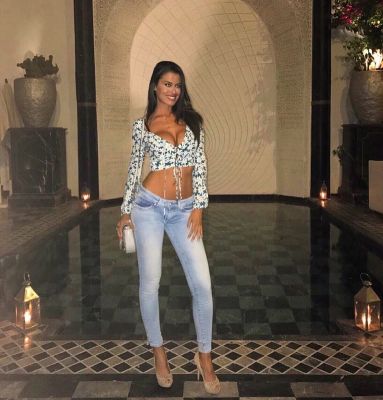 Dubai female escort can suck for 2500