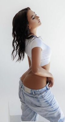 Cecilia, height: 150, weight: 40