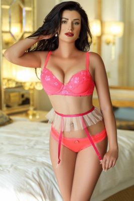 Marsha, Dubai english escort, ready for sex for AED 1500 per hour