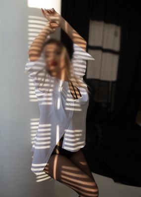 Dominant escort Iris, price from AED 1800/hr