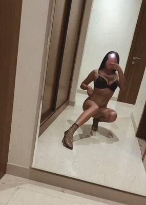 Escort profile of Kiara with pics and reviews